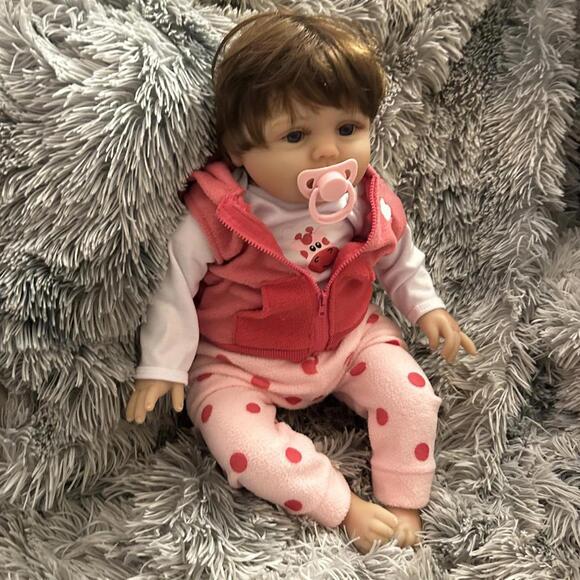 Reborn Baby Girl Doll Cloth Body 3/4 Silicone Vinyl Limbs & Accessories (NEW) - Picture 3 of 15